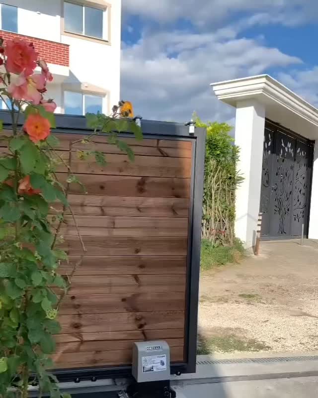 Portë rrëshqitëse automatike — Punime Hekuri, Tiranë